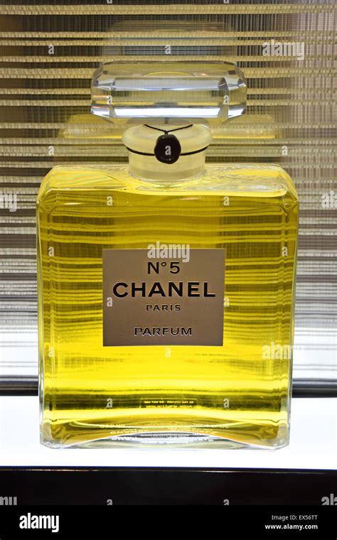 chanel perfume hong kong airport